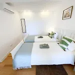 Sun River View Balcony 아파트