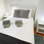 Sun River View Balcony 아파트