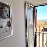 Sun River View Balcony 아파트 *