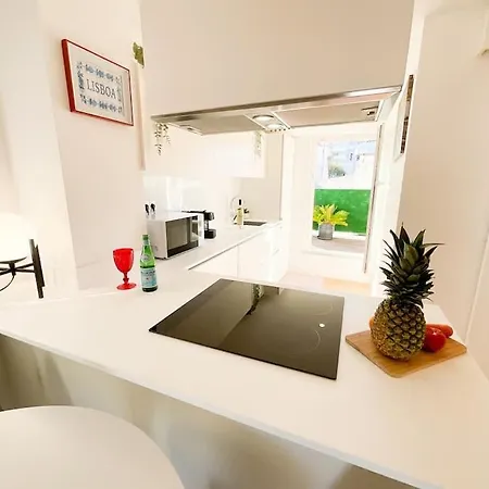 Sun River View Balcony Apartment *