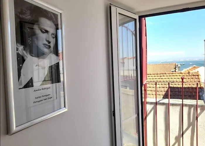 Sun River View Balcony Apartment *