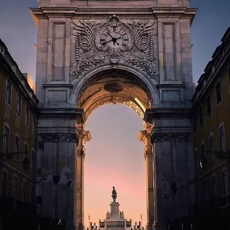 Sun River View Balcony Appartamento Lisbona